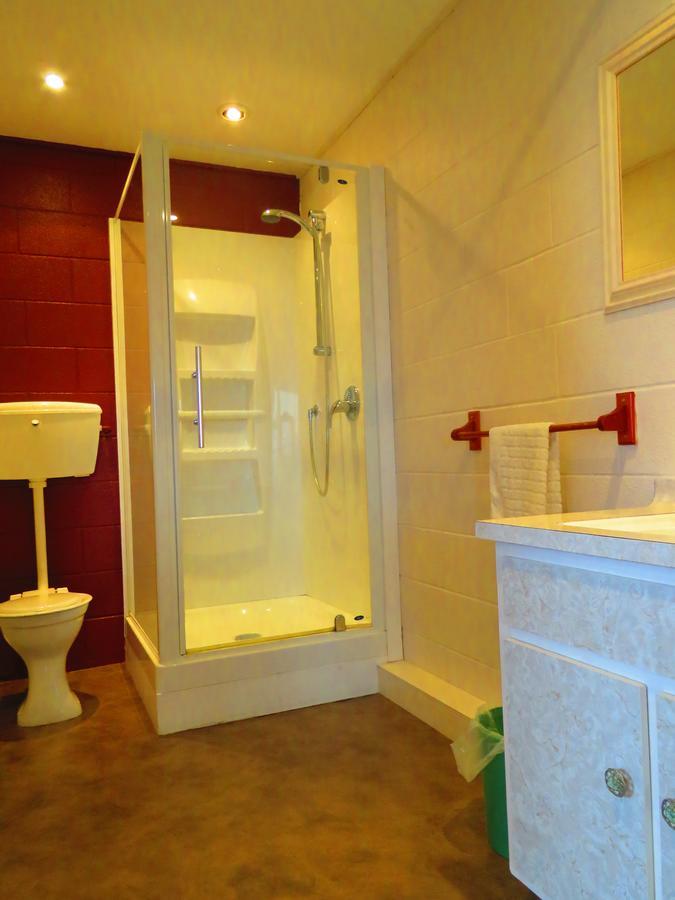 Opunake Motel And Backpackers Lodge Екстериор снимка