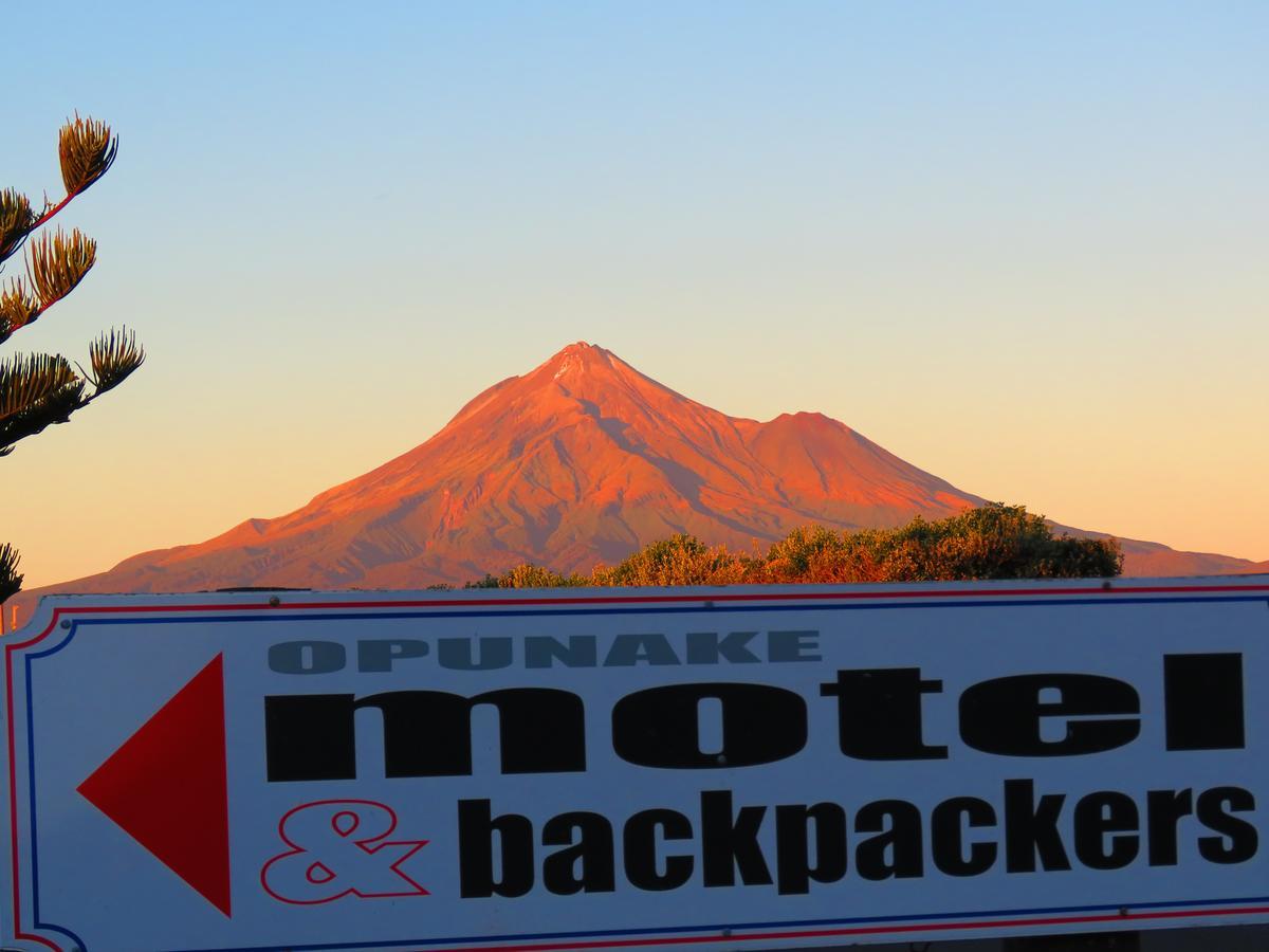 Opunake Motel And Backpackers Lodge Екстериор снимка
